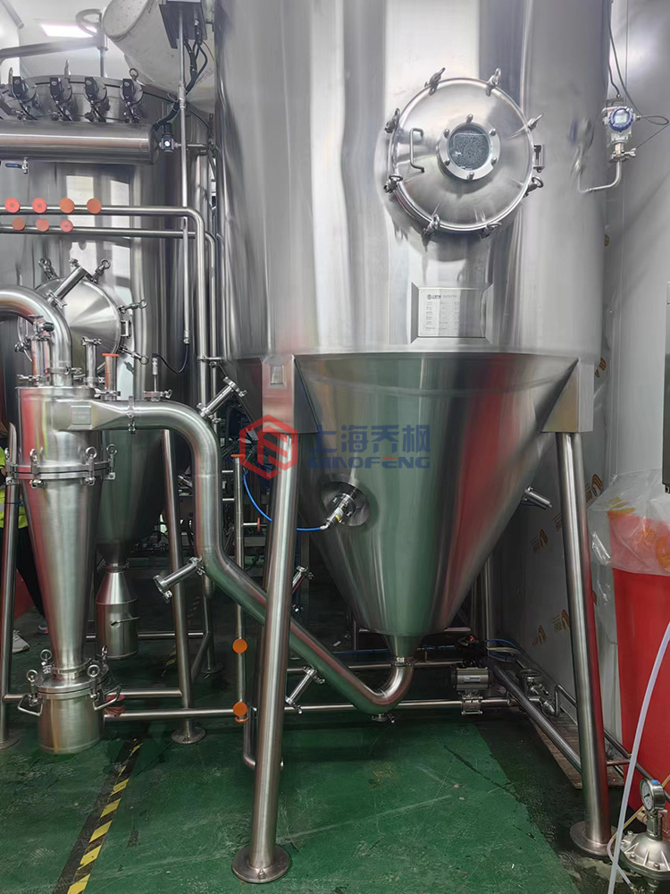 制药用有机溶剂喷雾干燥机客户现场安装
